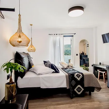 A & B Minimal Suite Ιι With Sea View In Argostoli Exterior photo